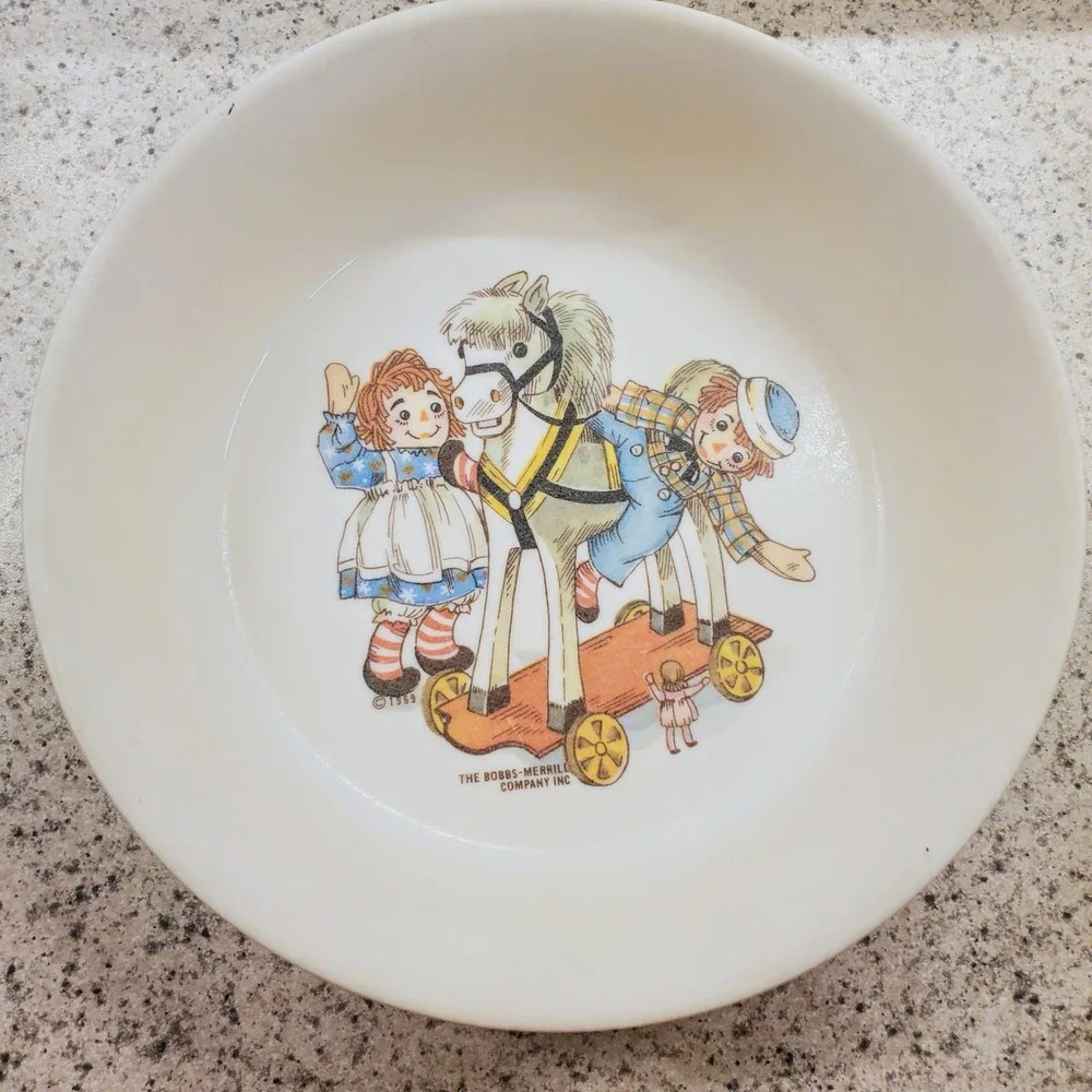 VTG Lot 4 Melamine Kids Dishes Oneida Raggedy Ann Marika Bears Tivoli Carnival